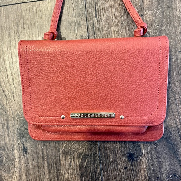 Steve Madden Purse with Over the Shoulder Strap - Picture 2 of 6